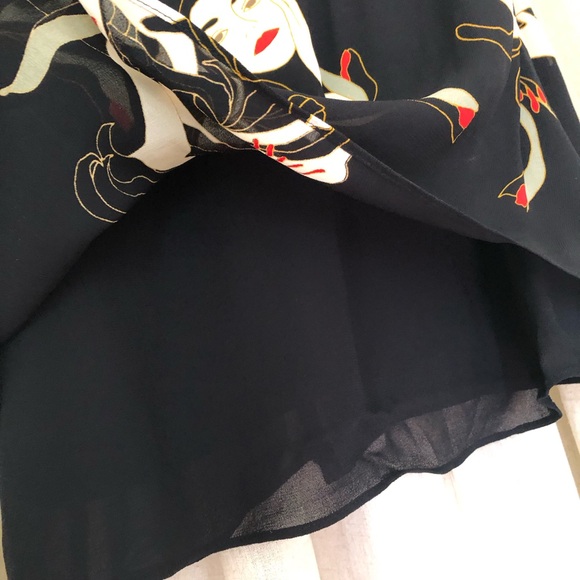 Graphic Mini Dress - Picture 3 of 7